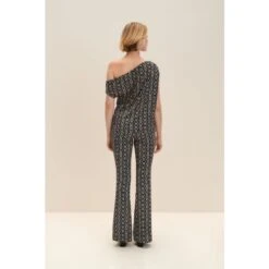 Draped Off-Shoulder Top In Daisy Print -Transcend Sales draped off shoulder top in daisy print 16cd7192ff54f8a73c5e77d1dc78b34f