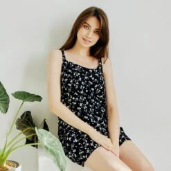 Floral Print Shorts With Drawstring Waist -Transcend Sales floral print top with white lace and red button 7a98d324d5db3e1e982a62c11baea47f