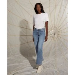 Bee Embroidered Recycled T-Shirt White Women -Transcend Sales luycv2loxlplv1bjltai